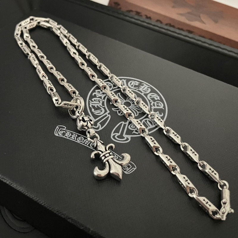 Ch**me He**ts necklaces